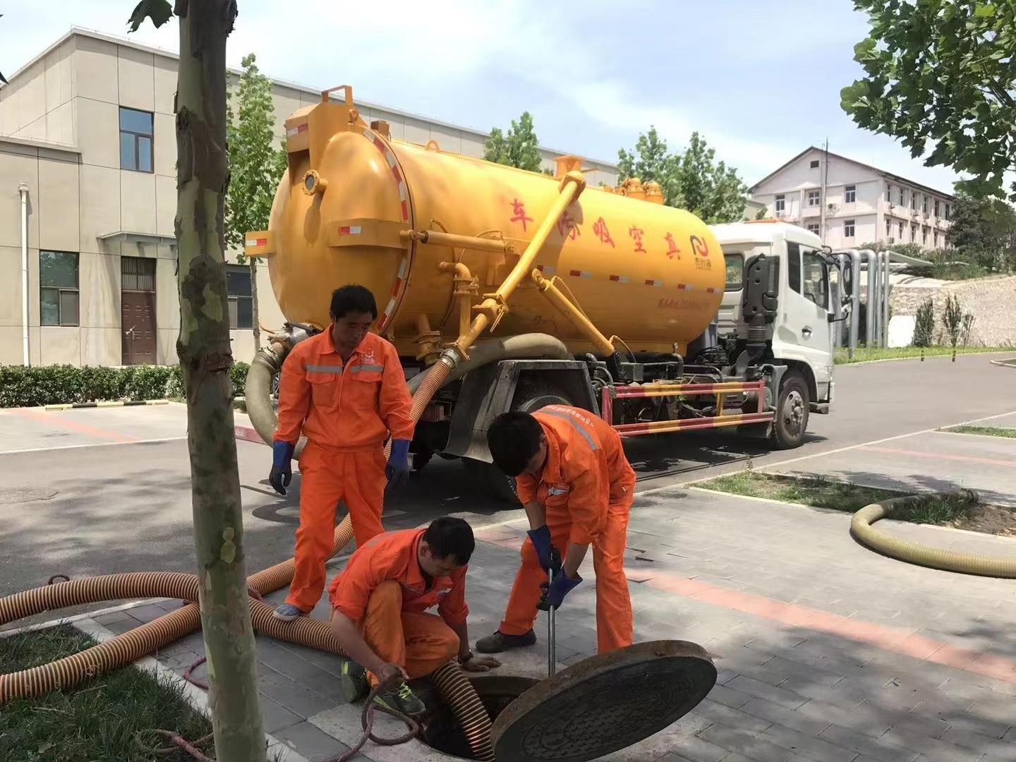 临武化粪池清理与5-8吨吸粪车施工效率分析